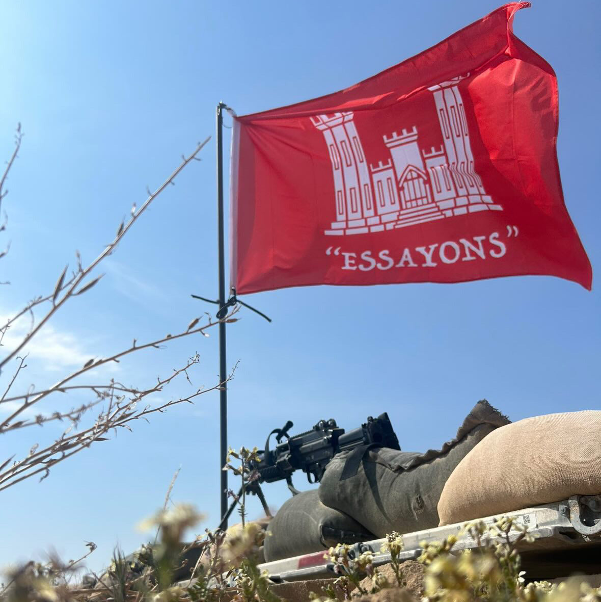 Essayons Flag